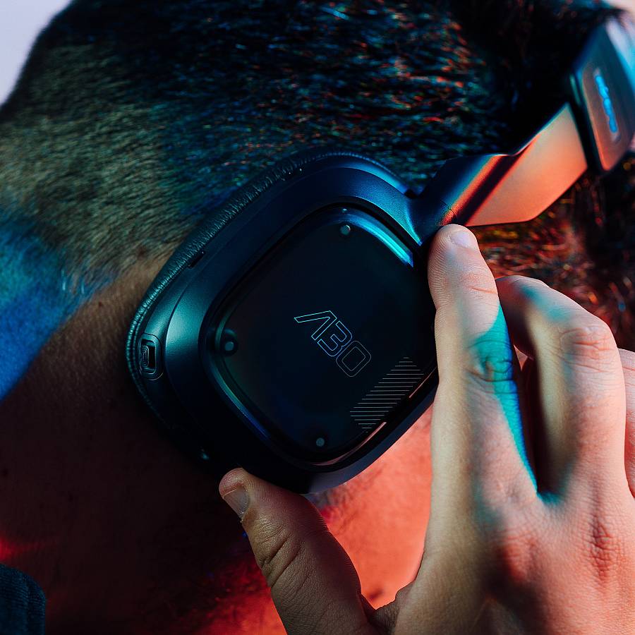 Logitech A30 - NAVY/RED - EMEA